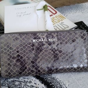 Michael kors grey croc wallet